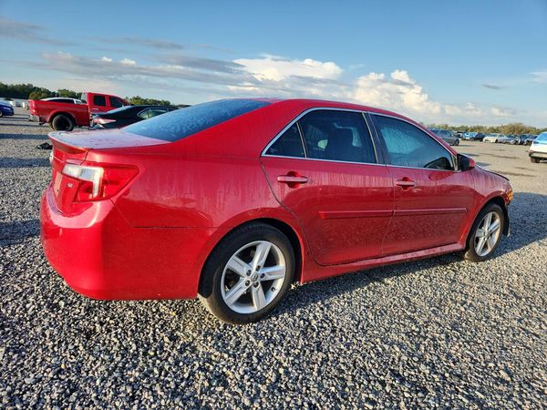 2014 TOYOTA CAMRY