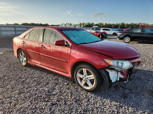 2014 TOYOTA CAMRY
