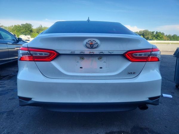 2020 TOYOTA CAMRY XLE