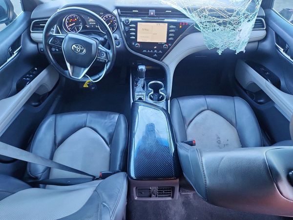 2020 TOYOTA CAMRY XLE