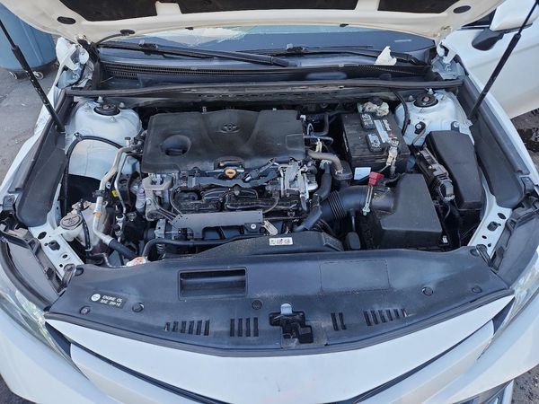 2020 TOYOTA CAMRY XLE