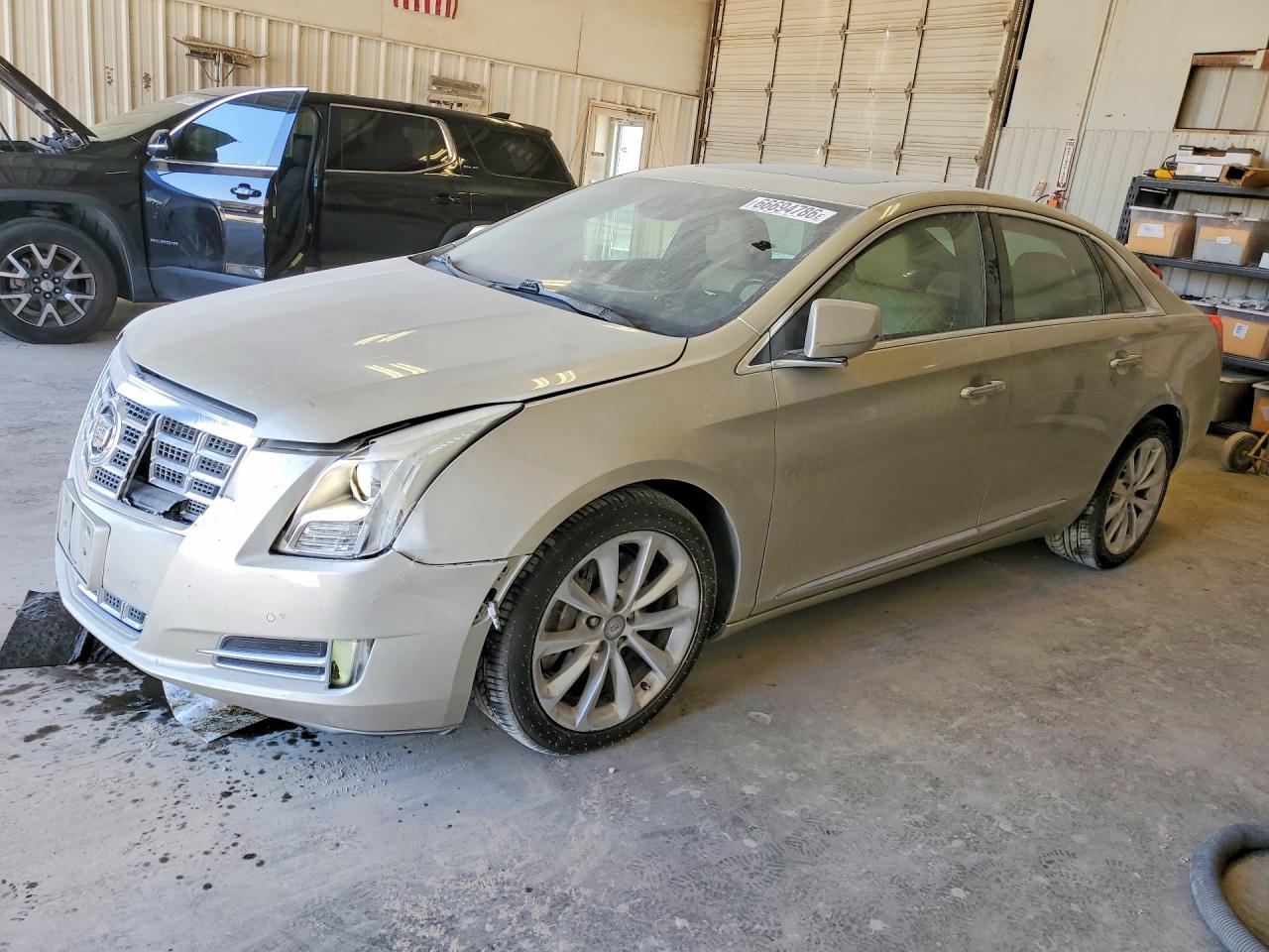 2013 CADILLAC XTS Luxury