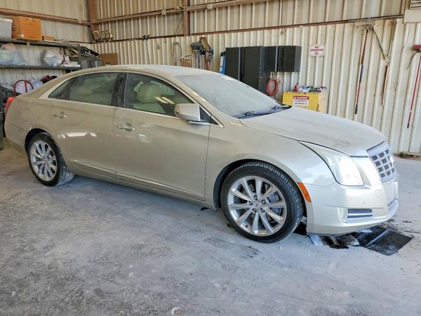 2013 CADILLAC XTS Luxury
