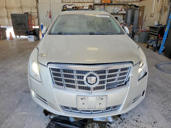 2013 CADILLAC XTS Luxury