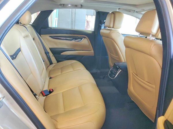 2013 CADILLAC XTS Luxury