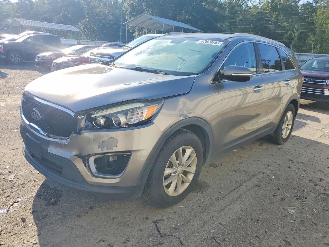 2016 KIA SORENTO L / LX