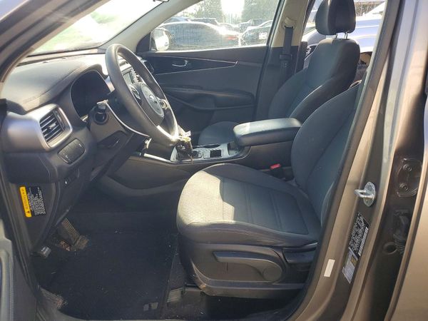 2016 KIA SORENTO L / LX