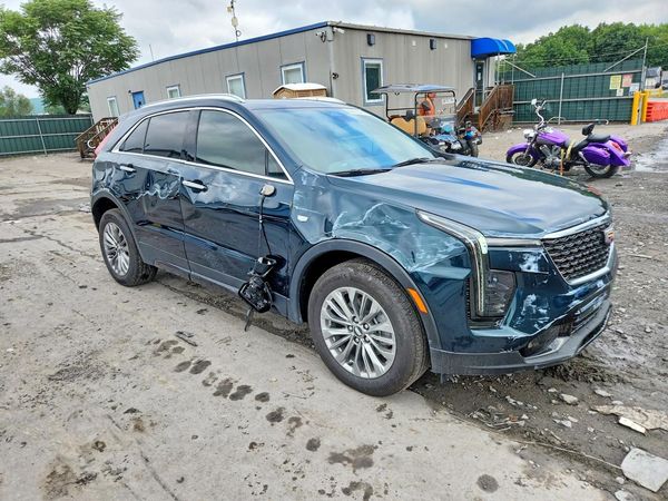2024 CADILLAC XT4 Premium Luxury
