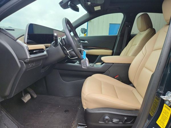 2024 CADILLAC XT4 Premium Luxury