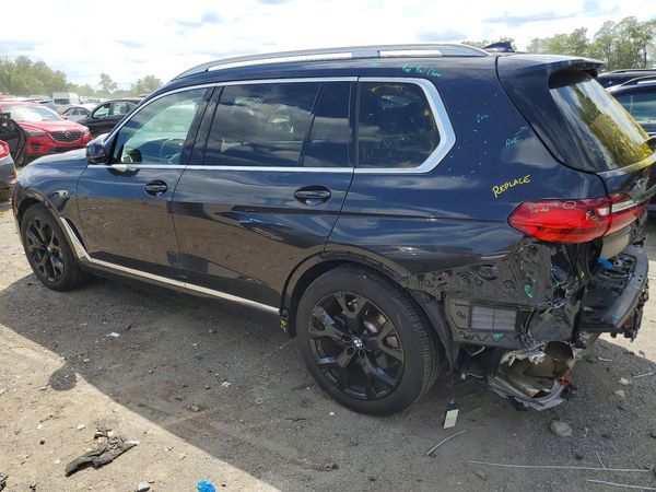 2022 BMW X7