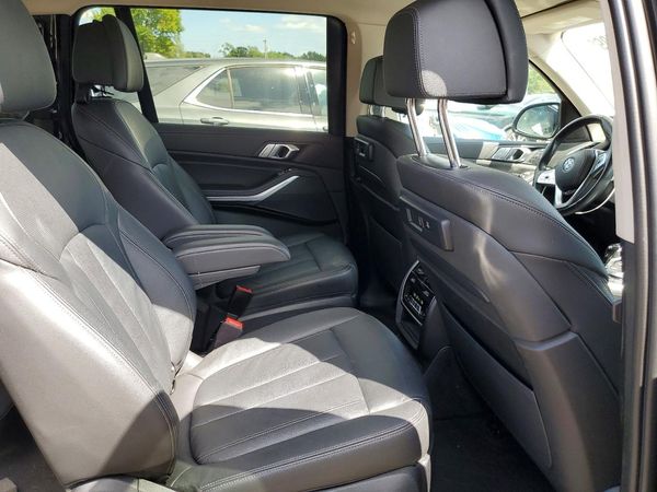2022 BMW X7
