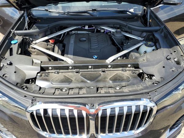 2022 BMW X7