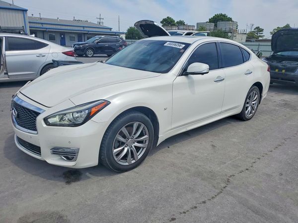 2016 INFINITI Q70