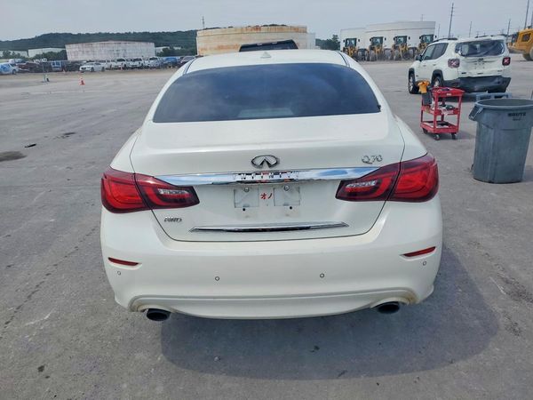 2016 INFINITI Q70