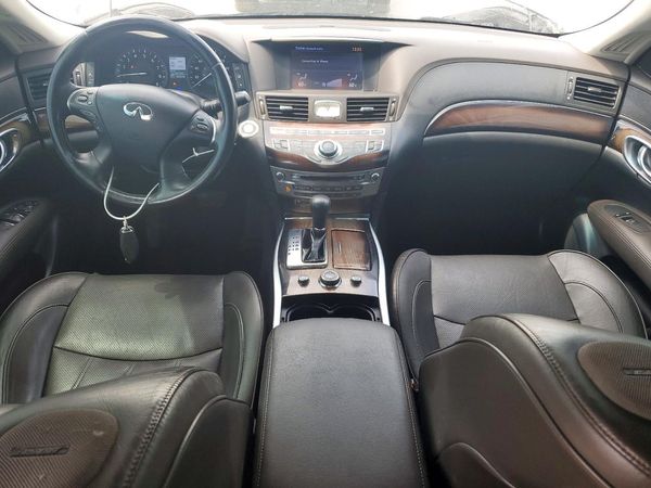 2016 INFINITI Q70