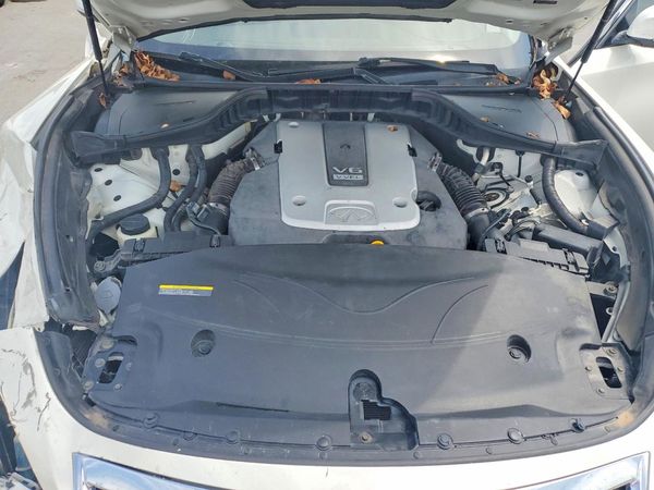 2016 INFINITI Q70