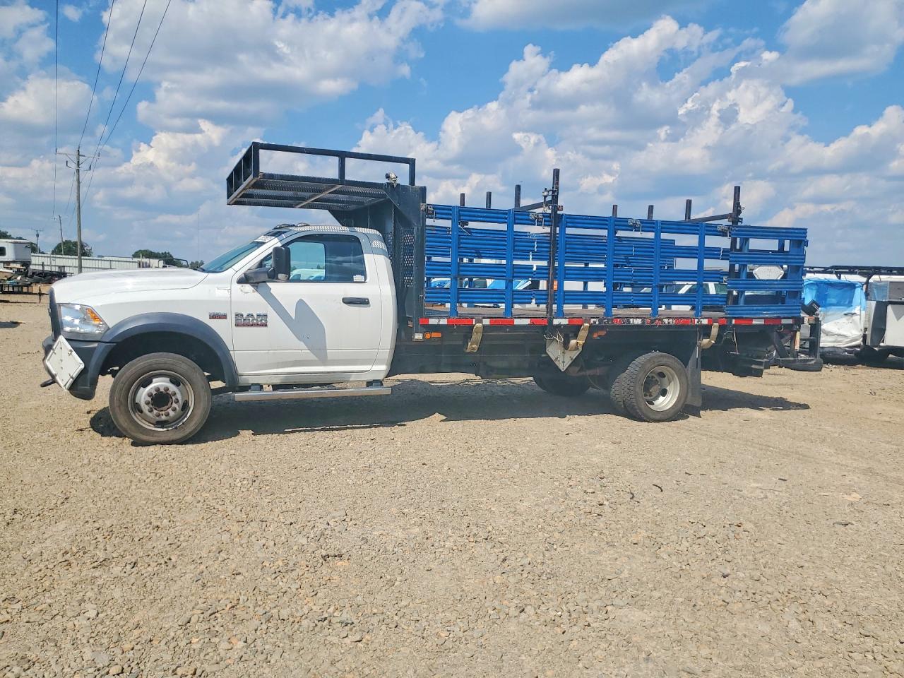 2017 RAM 5500 REG CAB CHASSIS