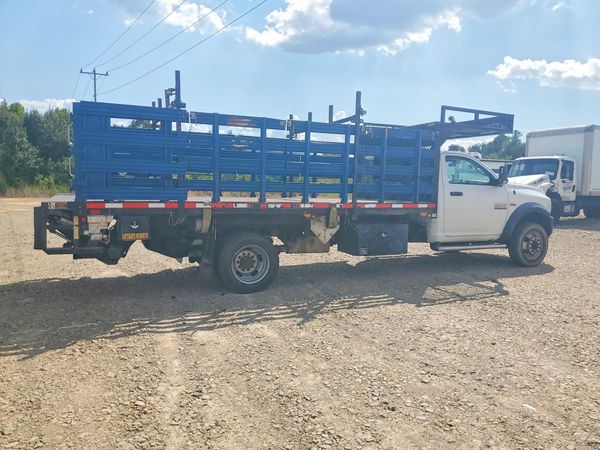 2017 RAM 5500 REG CAB CHASSIS