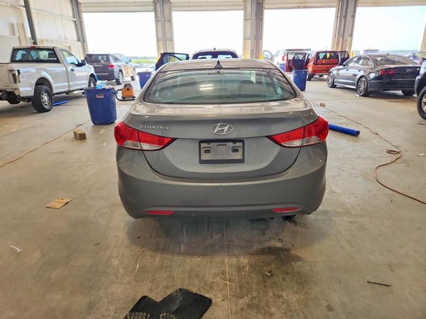 2013 HYUNDAI ELANTRA