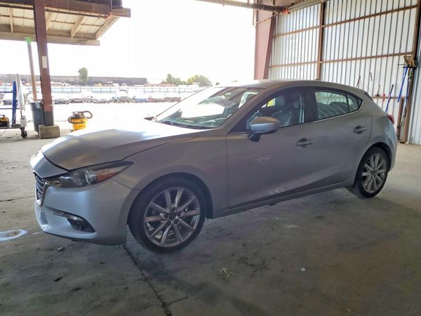 2017 MAZDA 3 — DSFA — Front 3/4