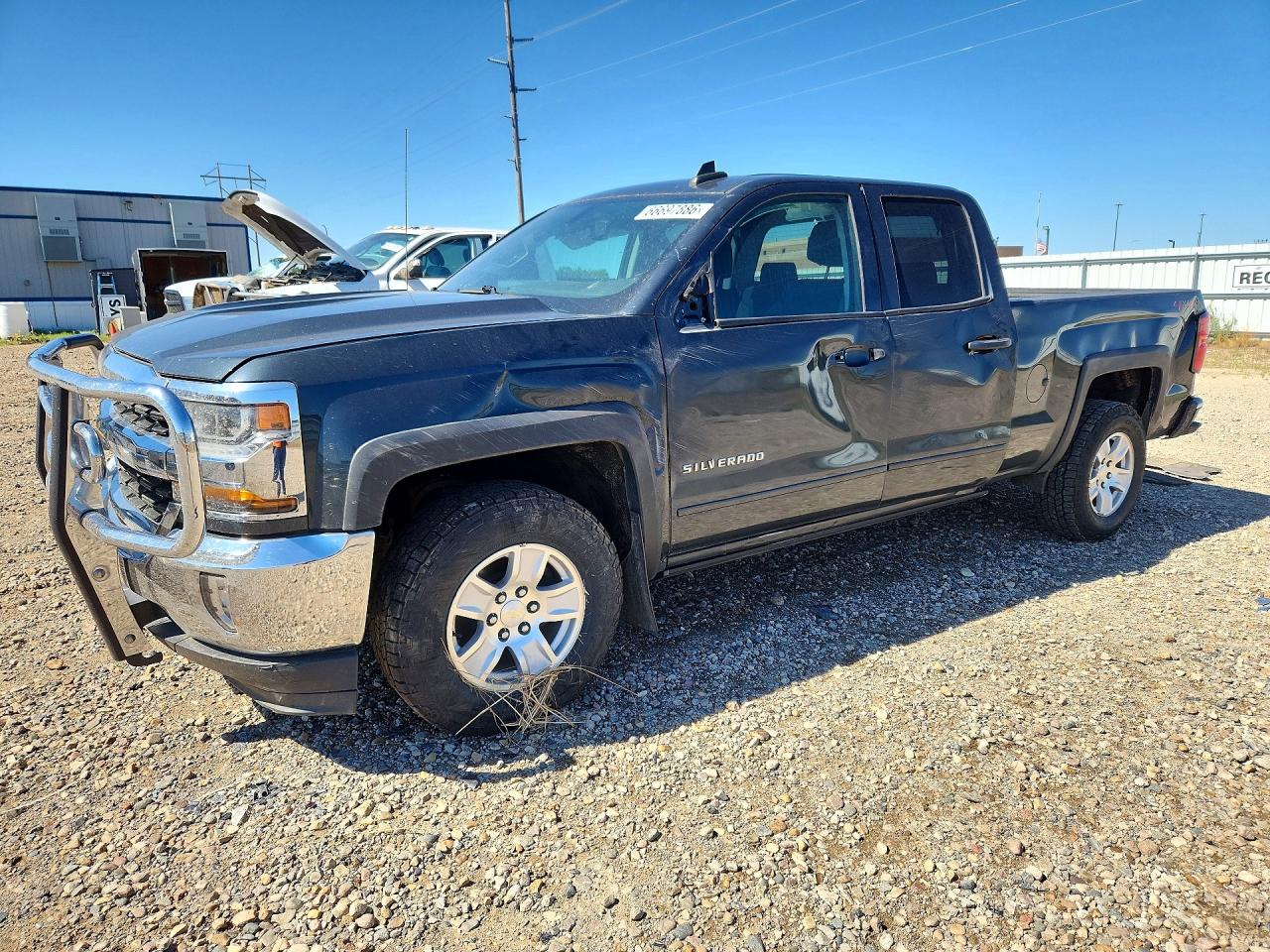 2018 CHEVROLET SILVERADO LT — Front 3/4