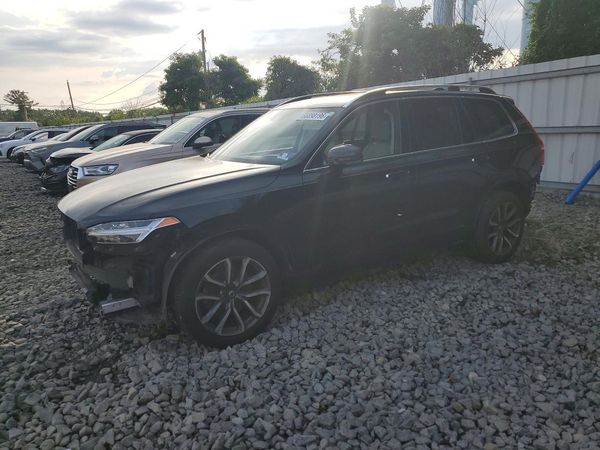 2019 VOLVO XC90 Momentum