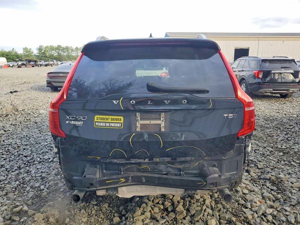 2019 VOLVO XC90 Momentum