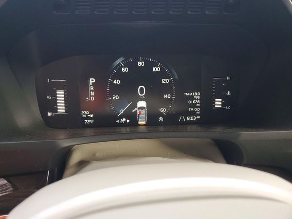 2019 VOLVO XC90 Momentum