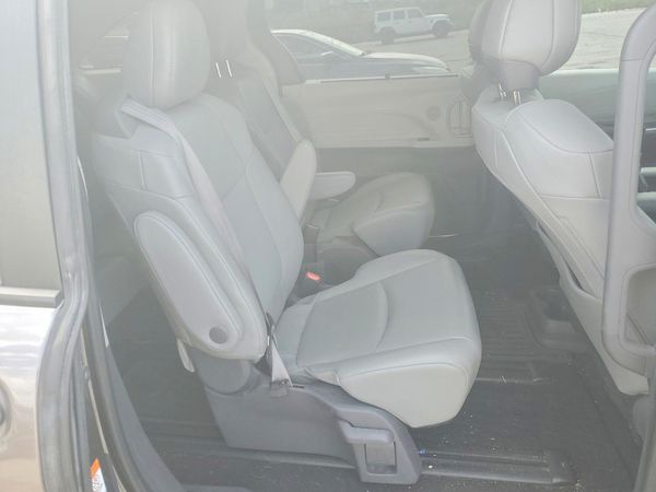 2021 TOYOTA SIENNA