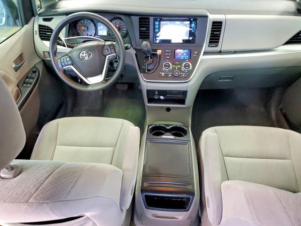 2015 TOYOTA SIENNA
