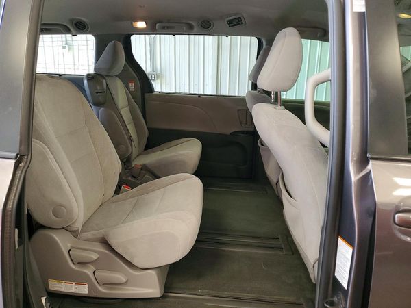 2015 TOYOTA SIENNA