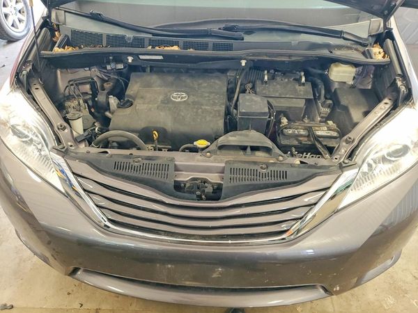 2015 TOYOTA SIENNA