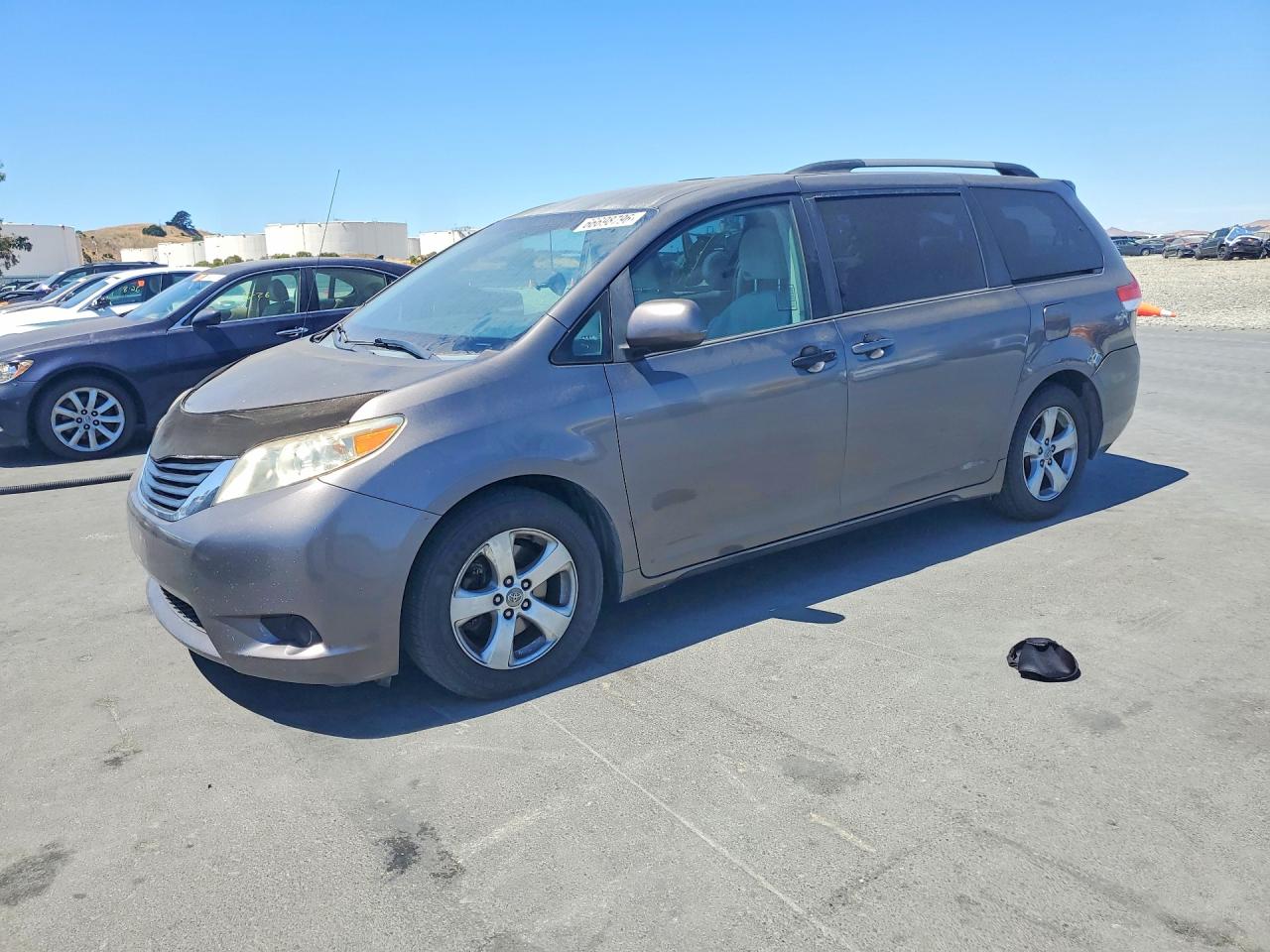 2012 TOYOTA SIENNA