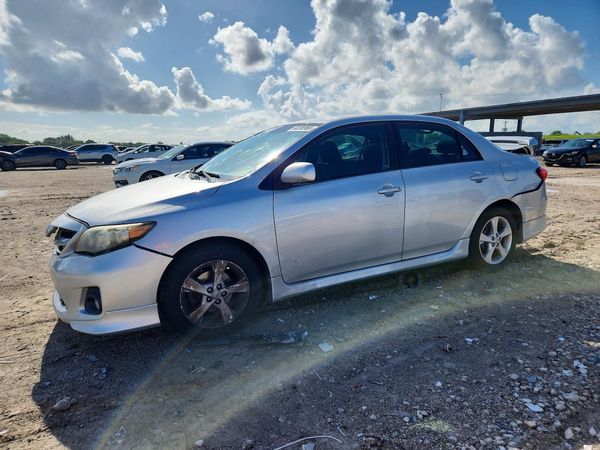 2013 TOYOTA COROLLA