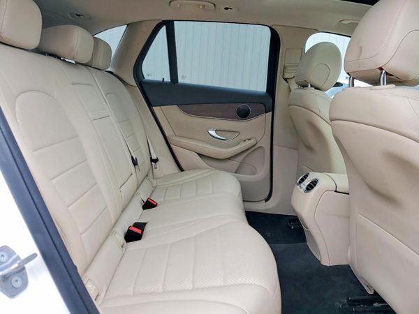 2023 MERCEDES-BENZ GLC