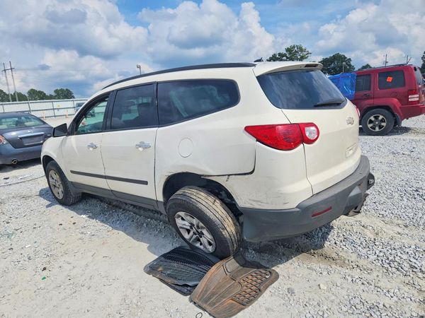 2012 CHEVROLET TRAVERSE LS