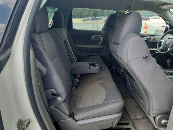2012 CHEVROLET TRAVERSE LS