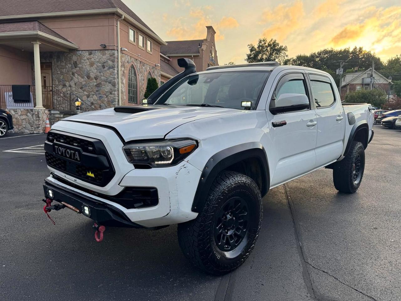 2019 TOYOTA TACOMA SR5