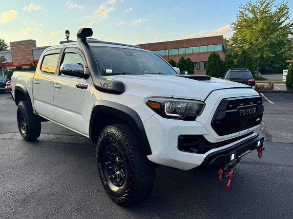 2019 TOYOTA TACOMA SR5
