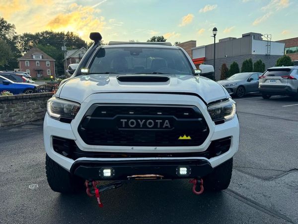 2019 TOYOTA TACOMA SR5