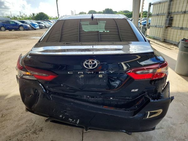2024 TOYOTA CAMRY
