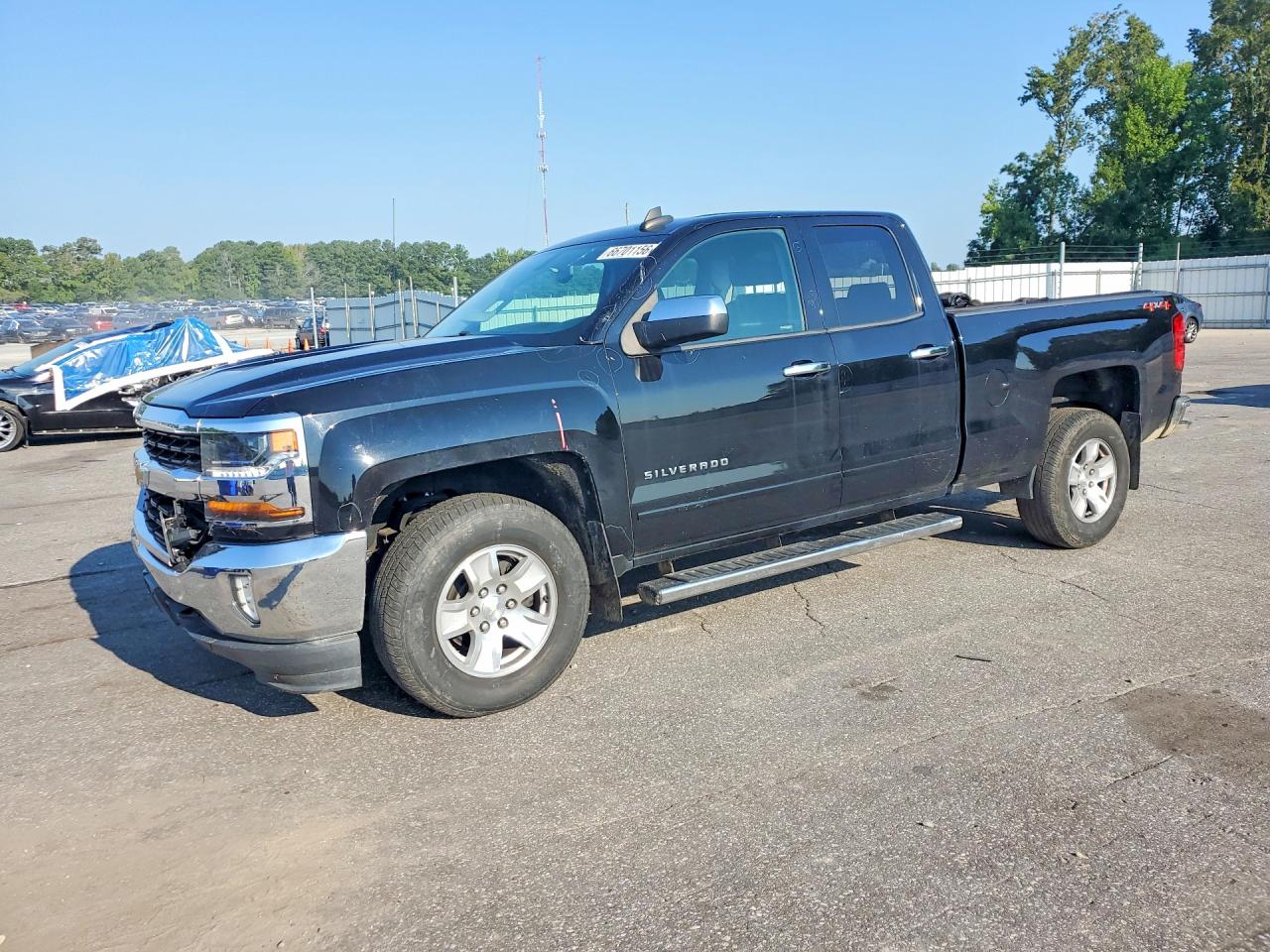 2018 CHEVROLET SILVERADO LT — Front 3/4