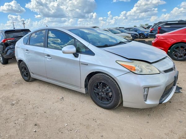 2015 TOYOTA PRIUS