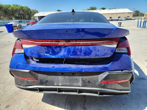 2024 HYUNDAI ELANTRA