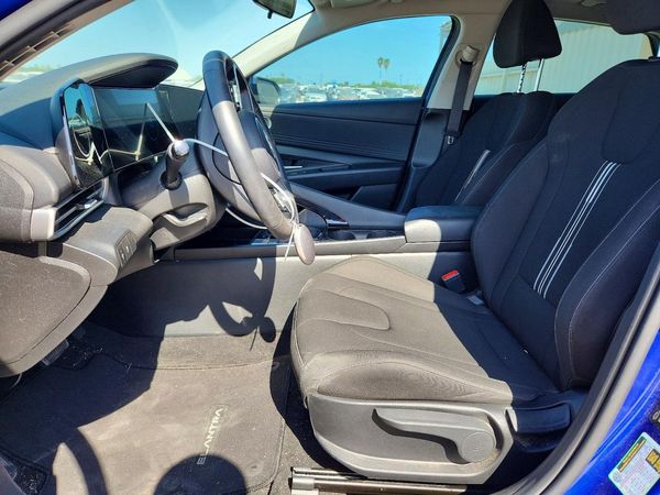 2024 HYUNDAI ELANTRA