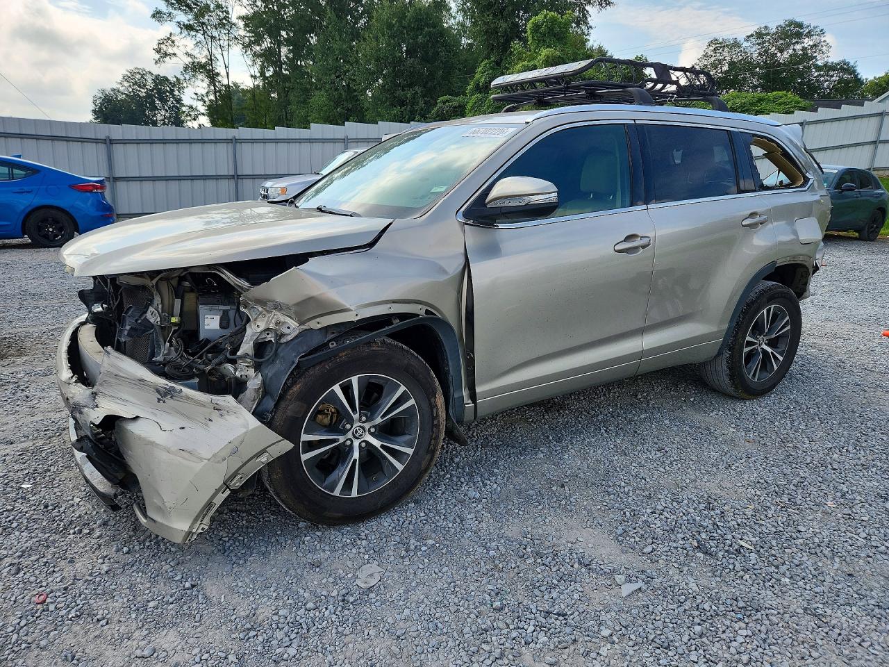 2016 TOYOTA HIGHLANDER