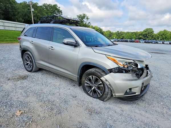 2016 TOYOTA HIGHLANDER