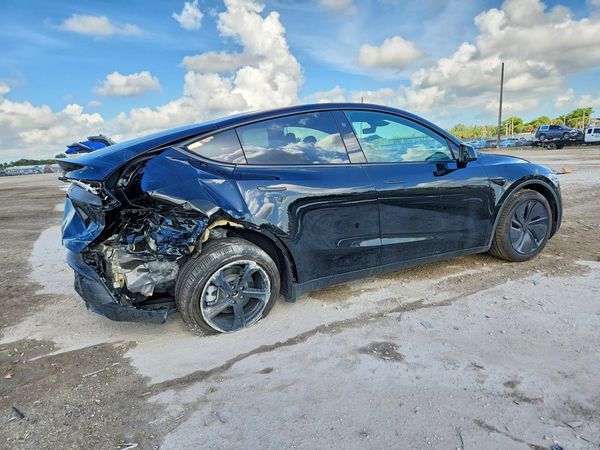 2026 TESLA MODEL Y
