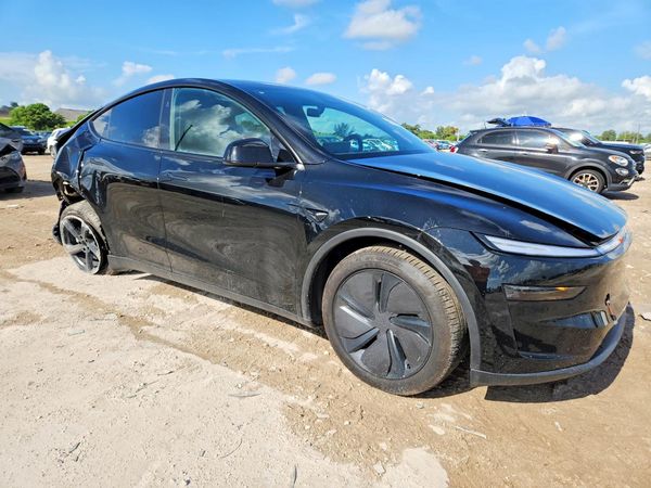 2026 TESLA MODEL Y