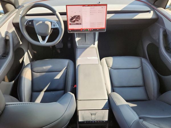 2026 TESLA MODEL Y